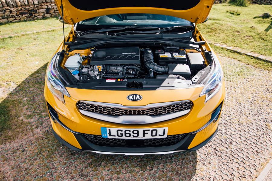 Моторный отсек Kia XCeed First Edition 2019 года  (UK) (фото 62 из 103)